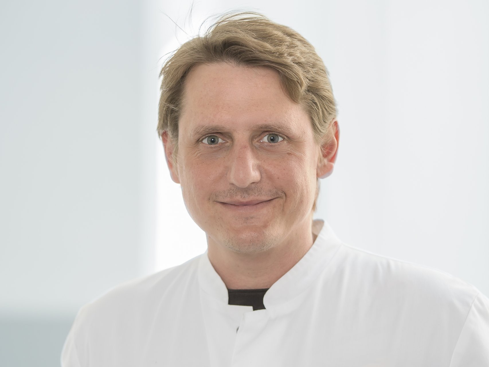 Portraitbild von Dr. Stefan Wild