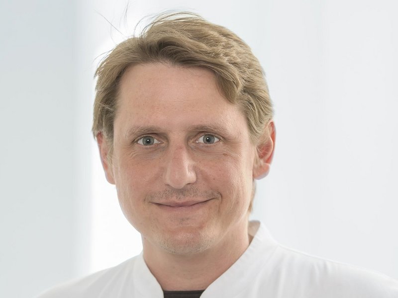 Portraitbild von Dr. Stefan Wild