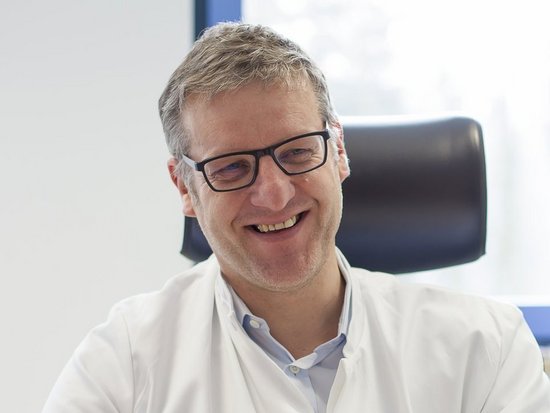 Portraitbild von Carsten Oetzel