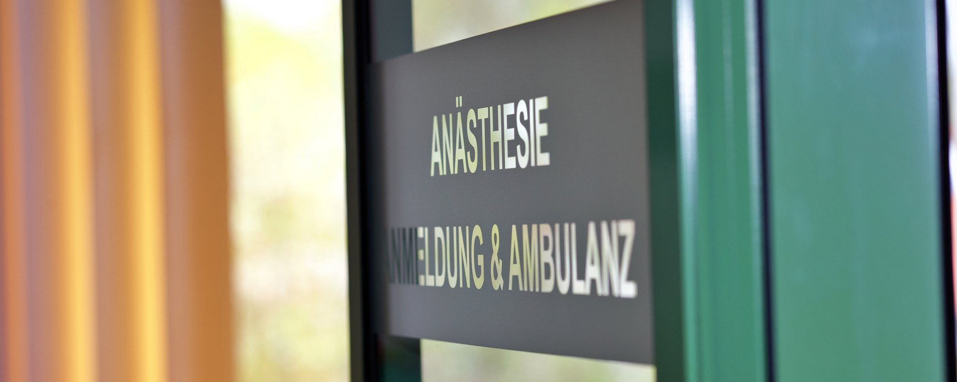 Eingang zur Anmeldung und Ambulanz der Anästhesie