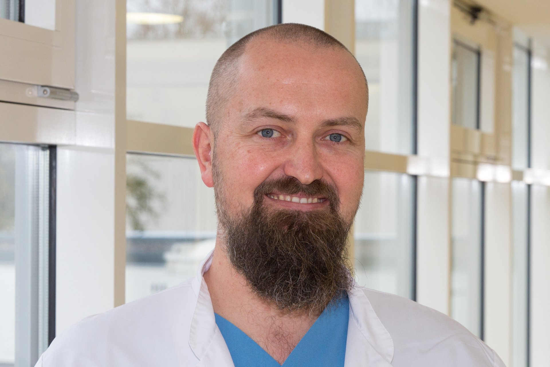 Portraitbild von Dr. Claus Schöler